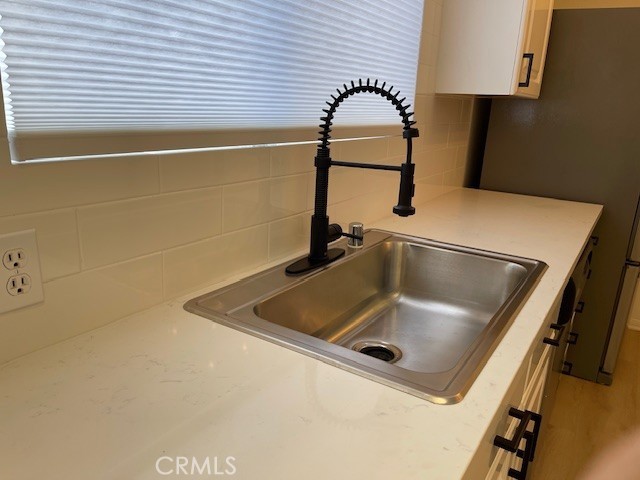 4426 Ventura Canyon 204