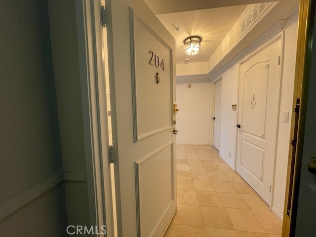 4426 Ventura Canyon 204