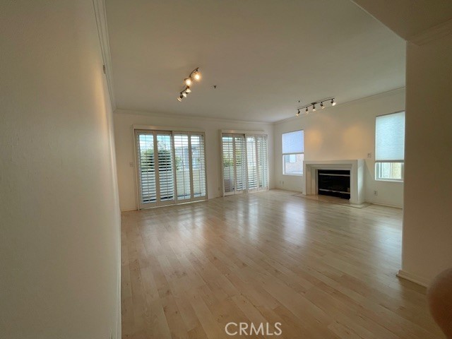 4426 Ventura Canyon 204