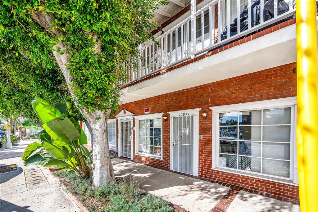 10935 Camarillo