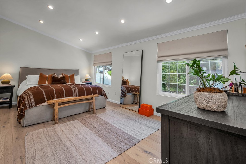 17152 Escalon