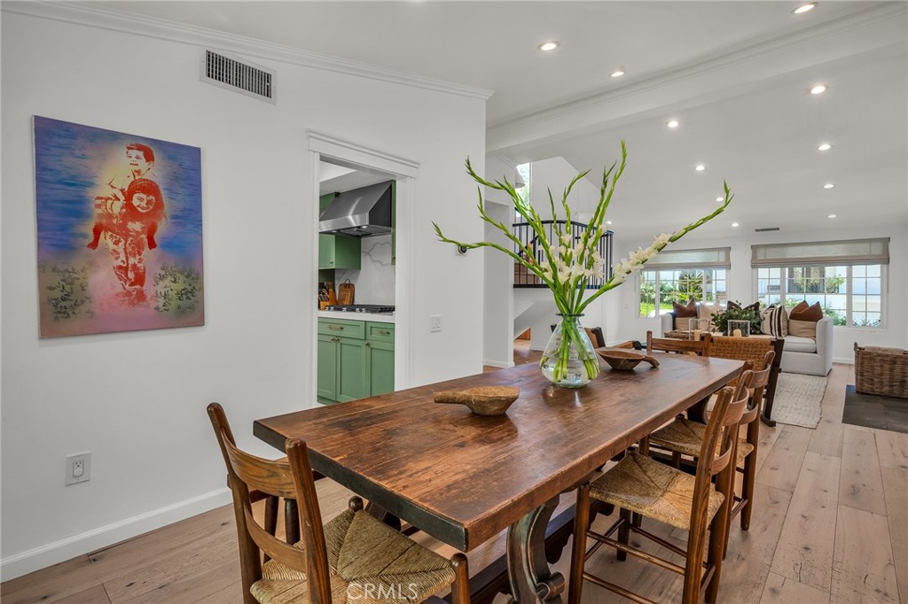 17152 Escalon