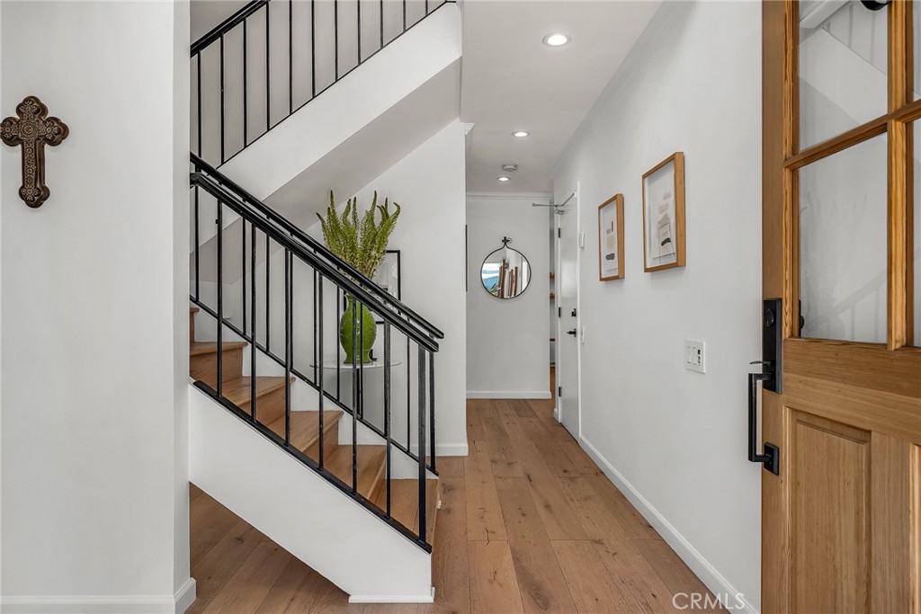 17152 Escalon