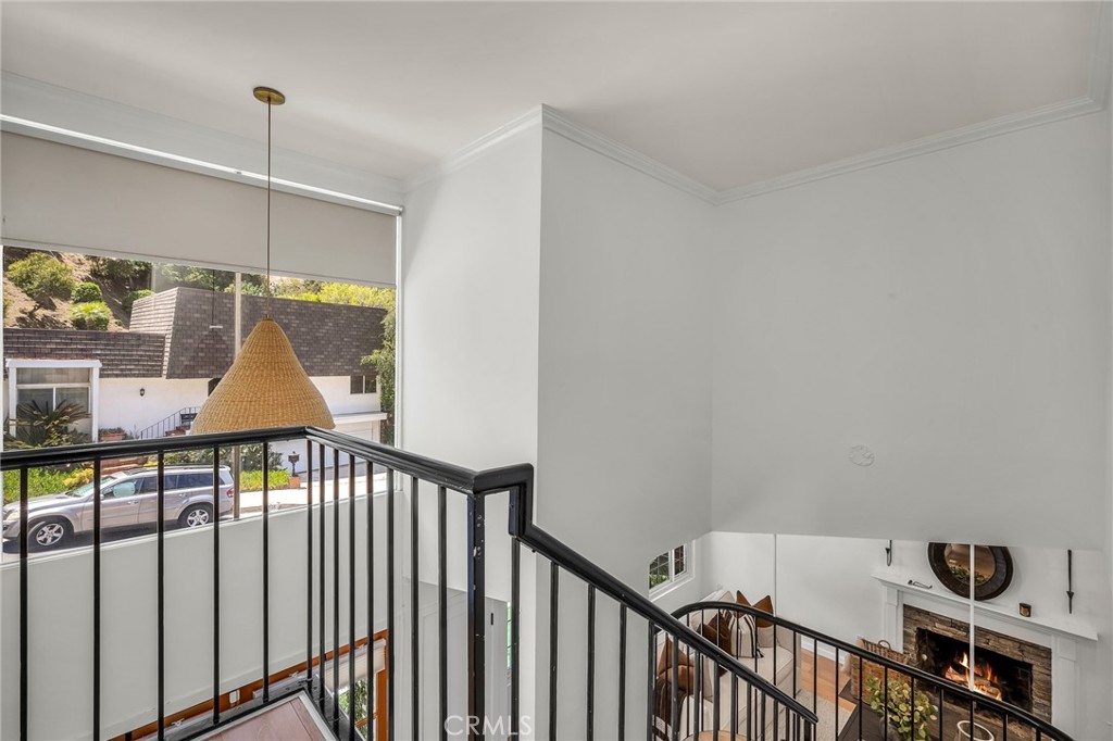 17152 Escalon