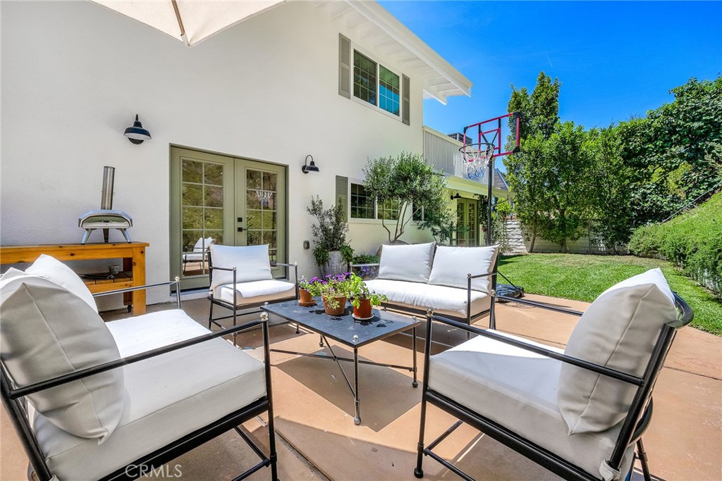 17152 Escalon
