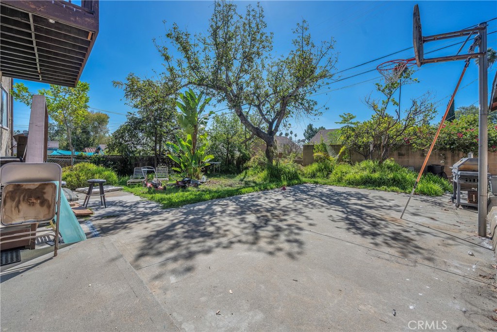 2326 Loy Lane
