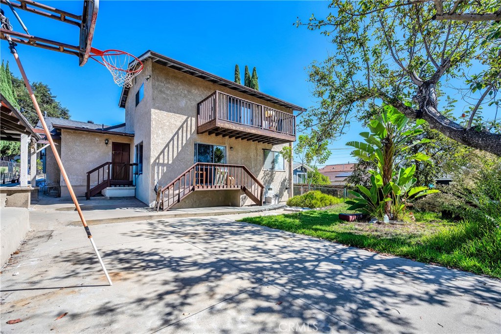 2326 Loy Lane