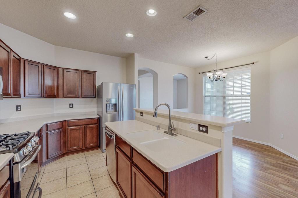 3809 Buckskin Loop NE