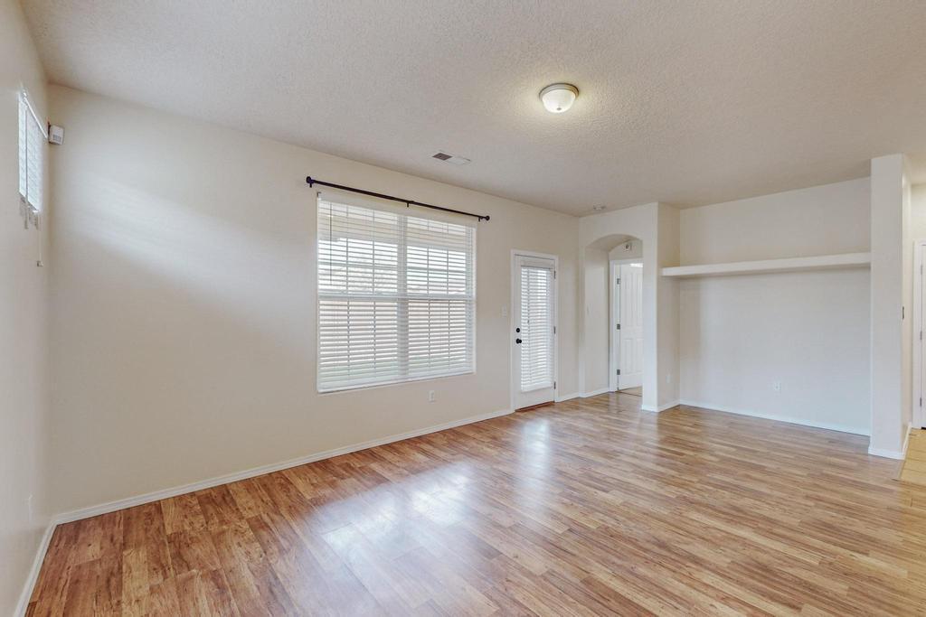 3809 Buckskin Loop NE