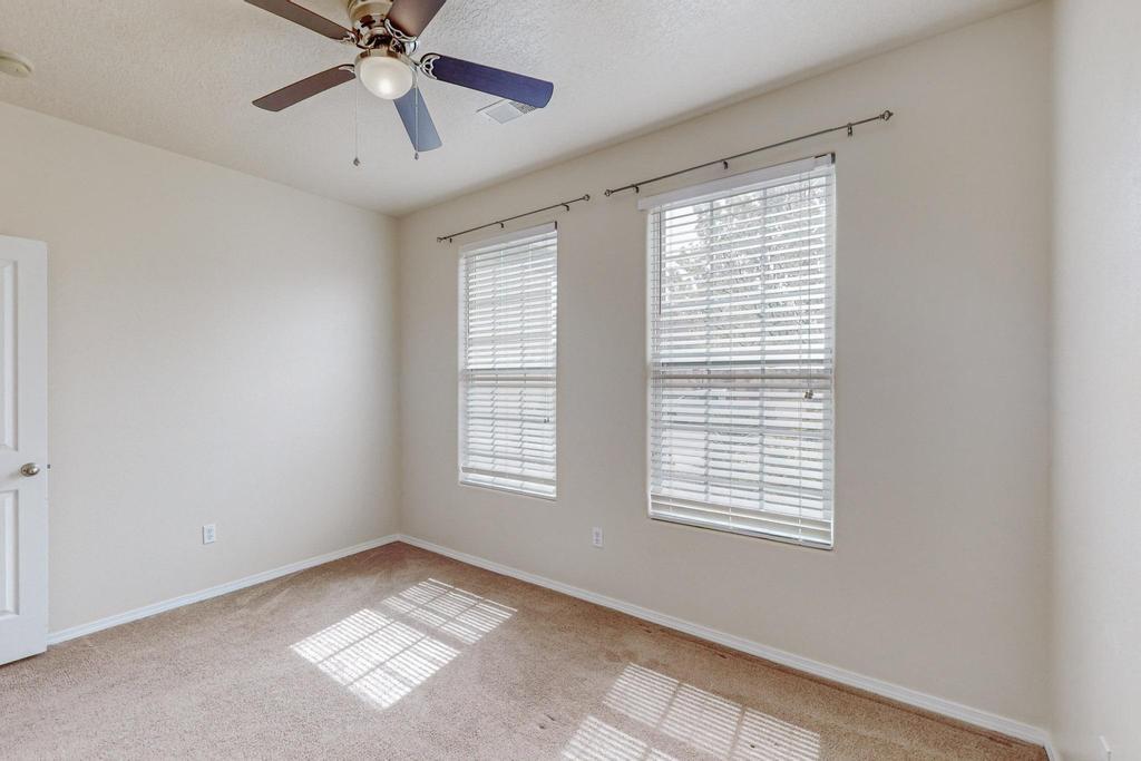3809 Buckskin Loop NE