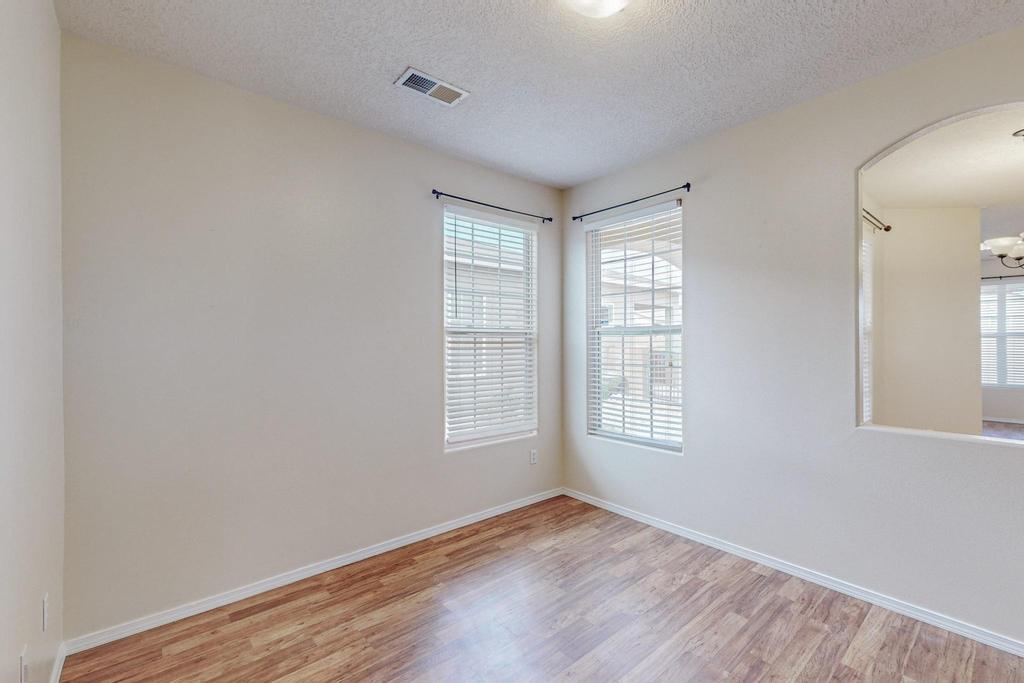 3809 Buckskin Loop NE