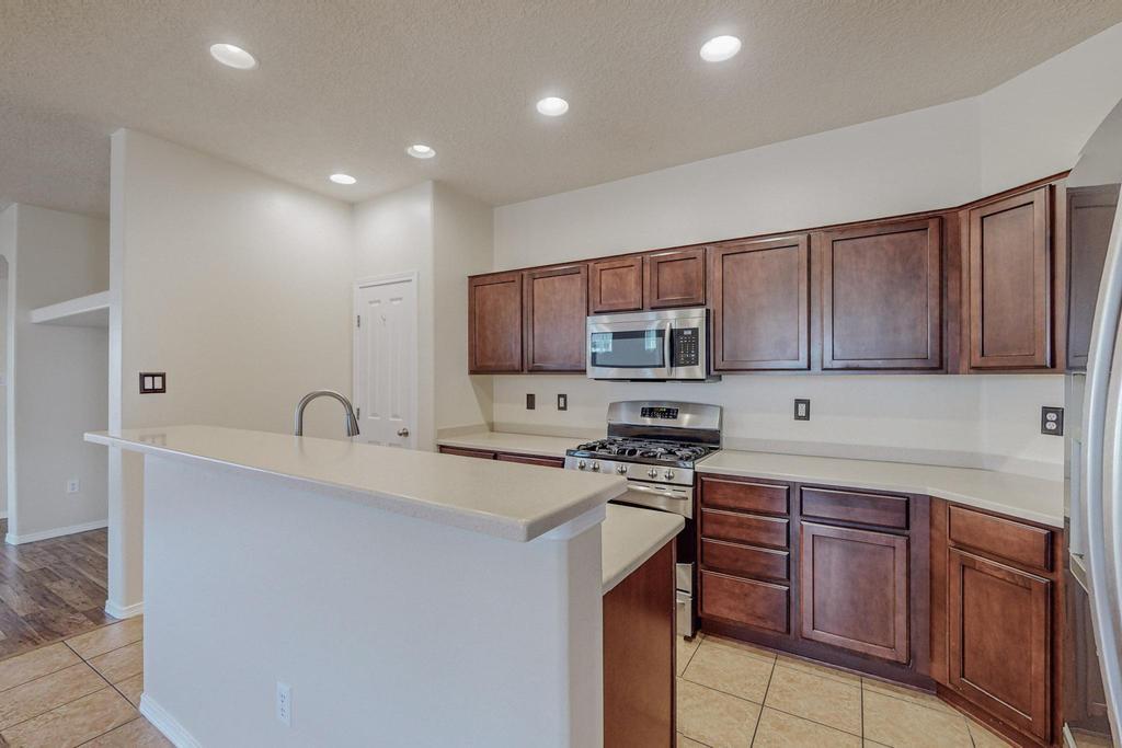 3809 Buckskin Loop NE
