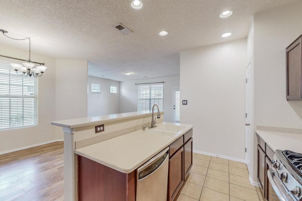 3809 Buckskin Loop NE