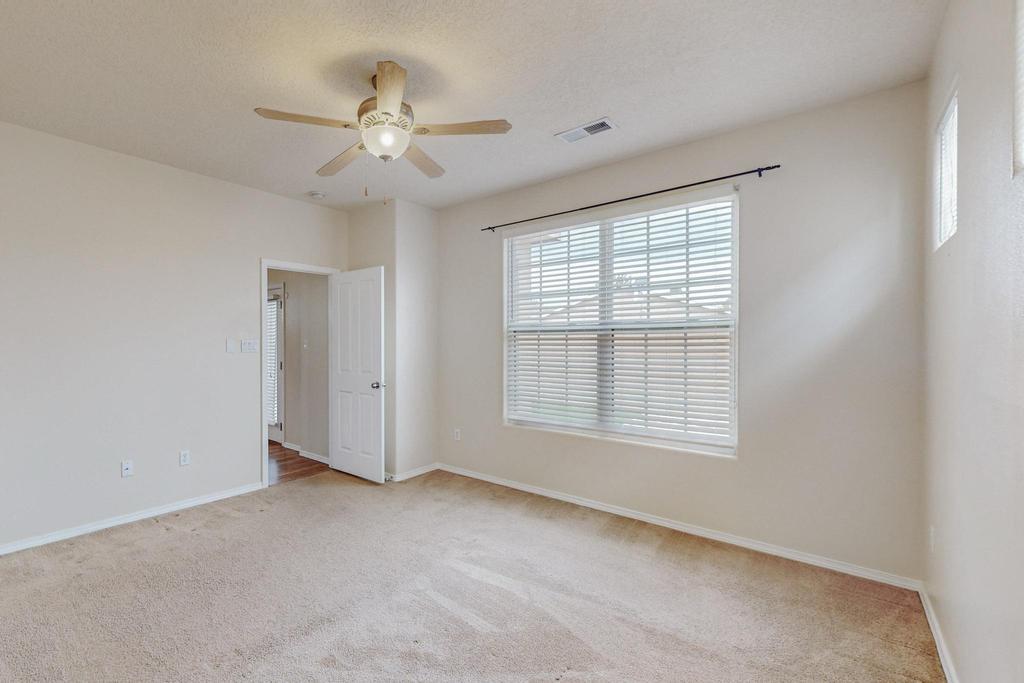 3809 Buckskin Loop NE