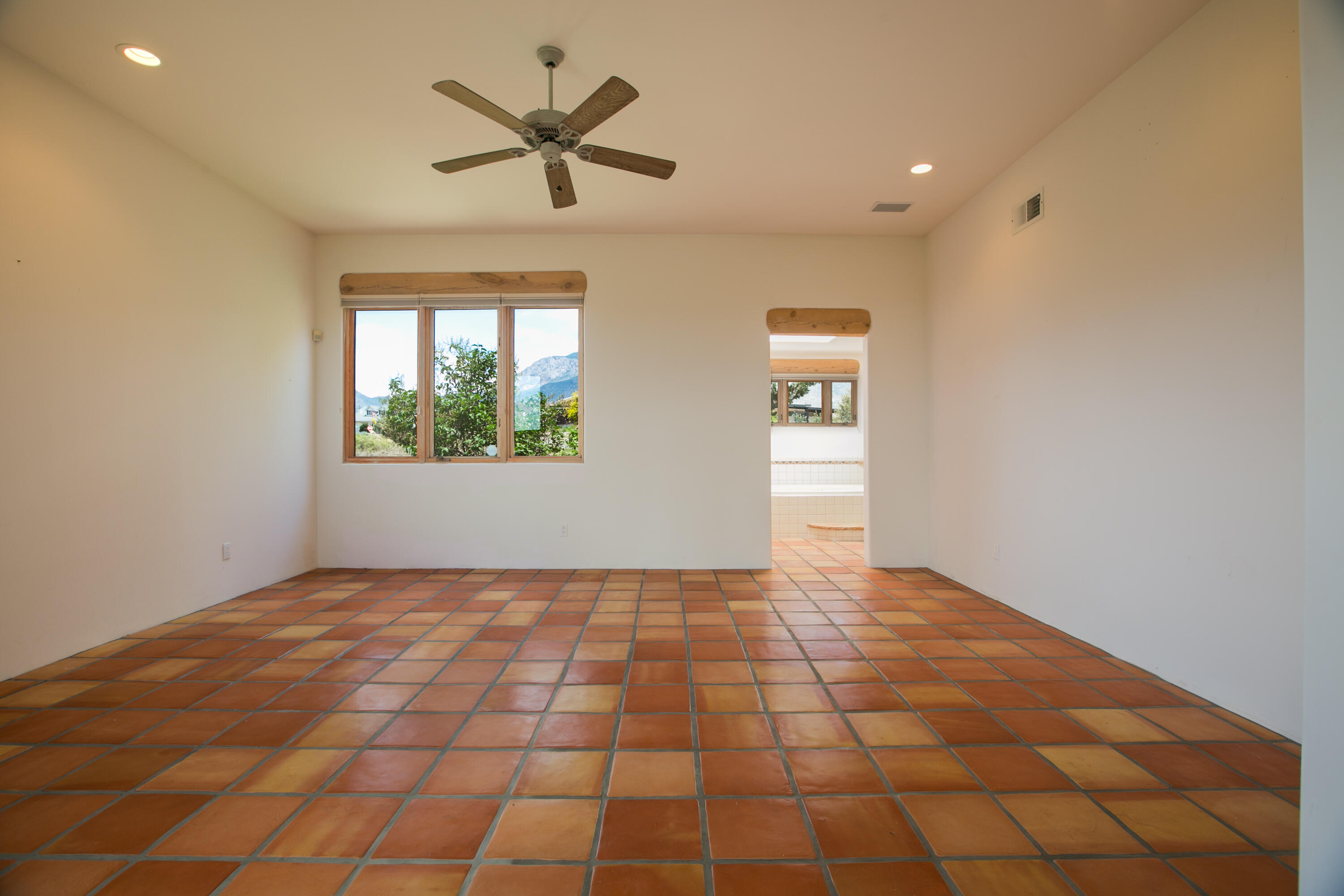 11107 Ranchitos Road NE