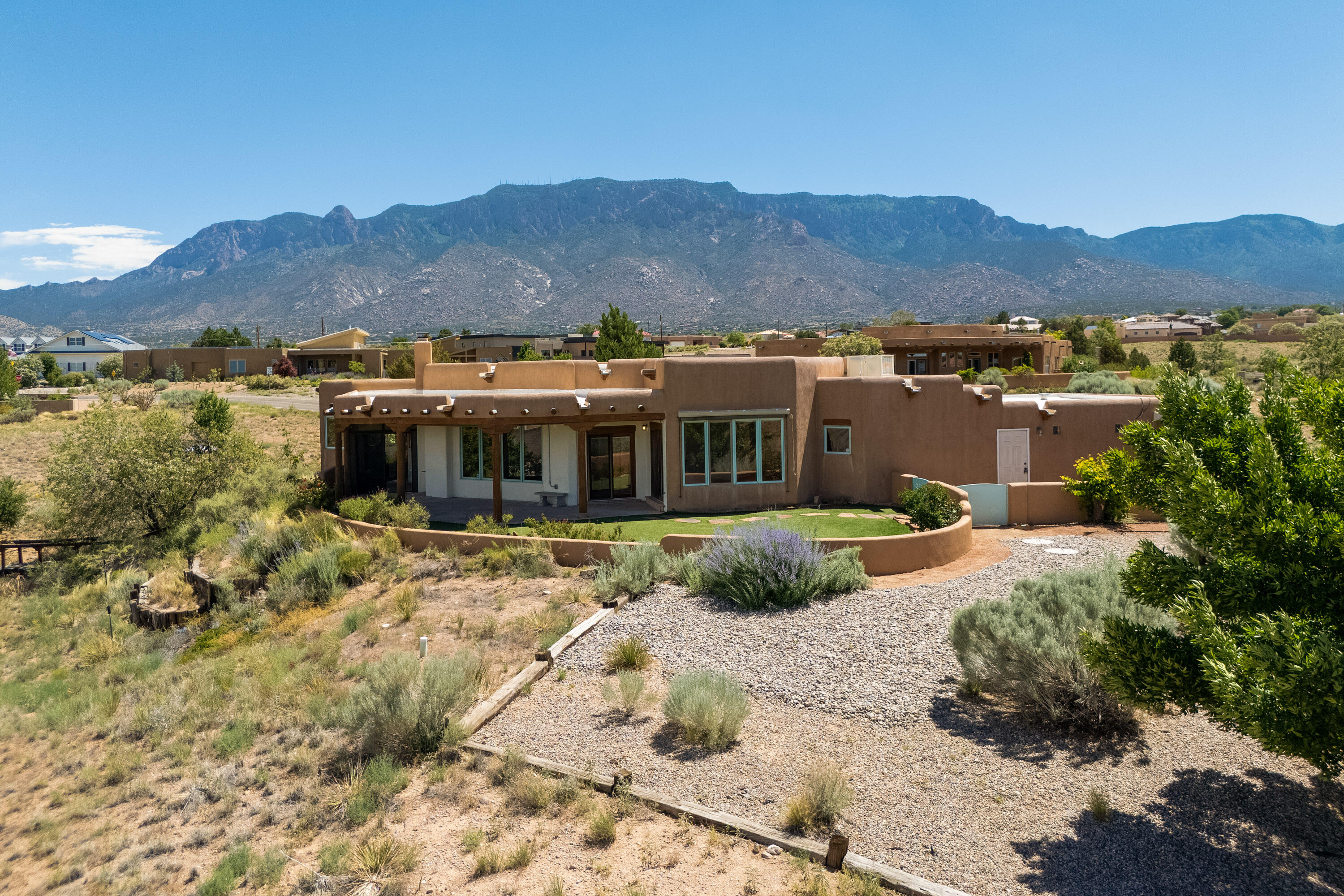 11107 Ranchitos Road NE