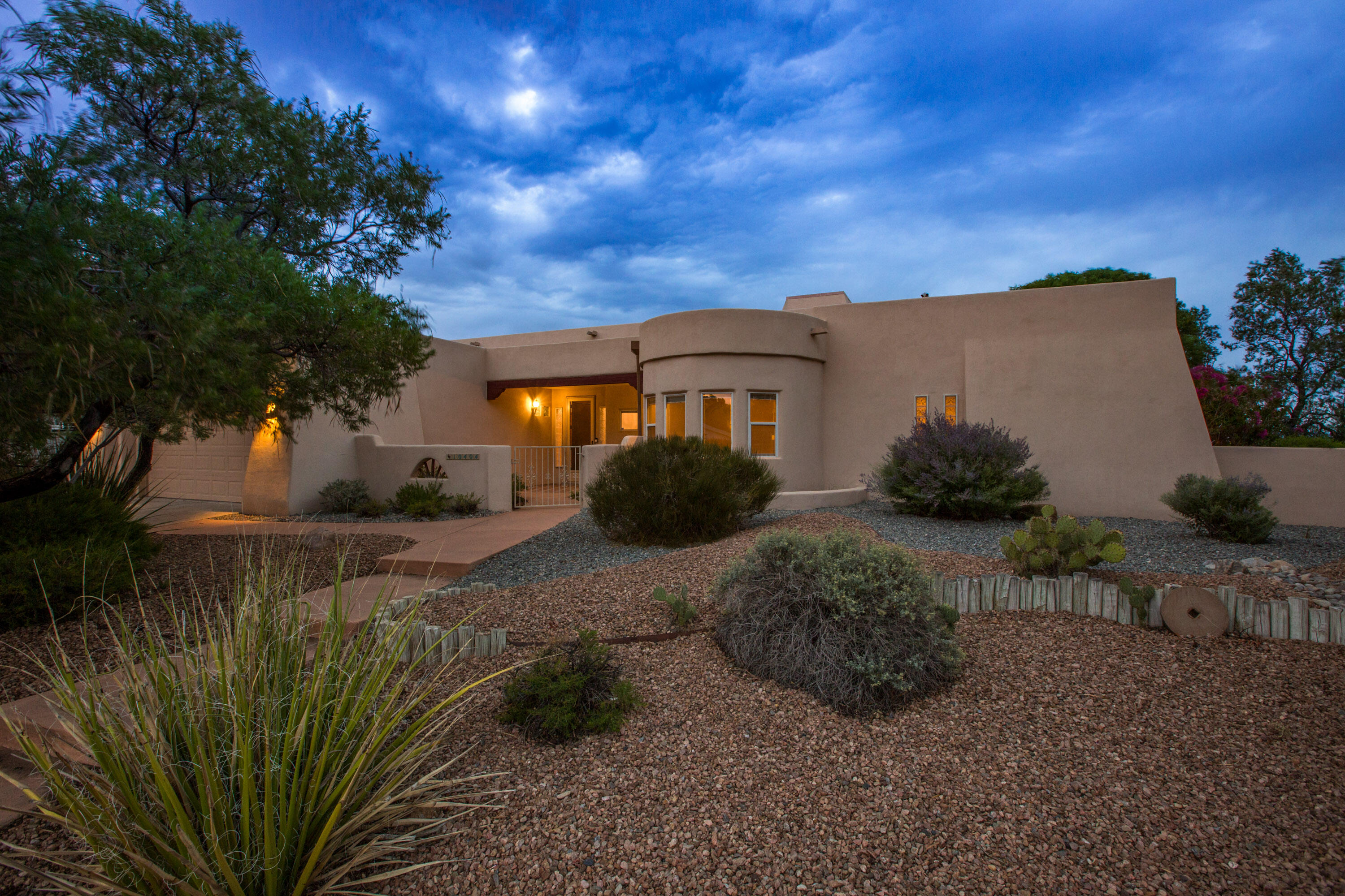 10404 Los Suenos Court NW