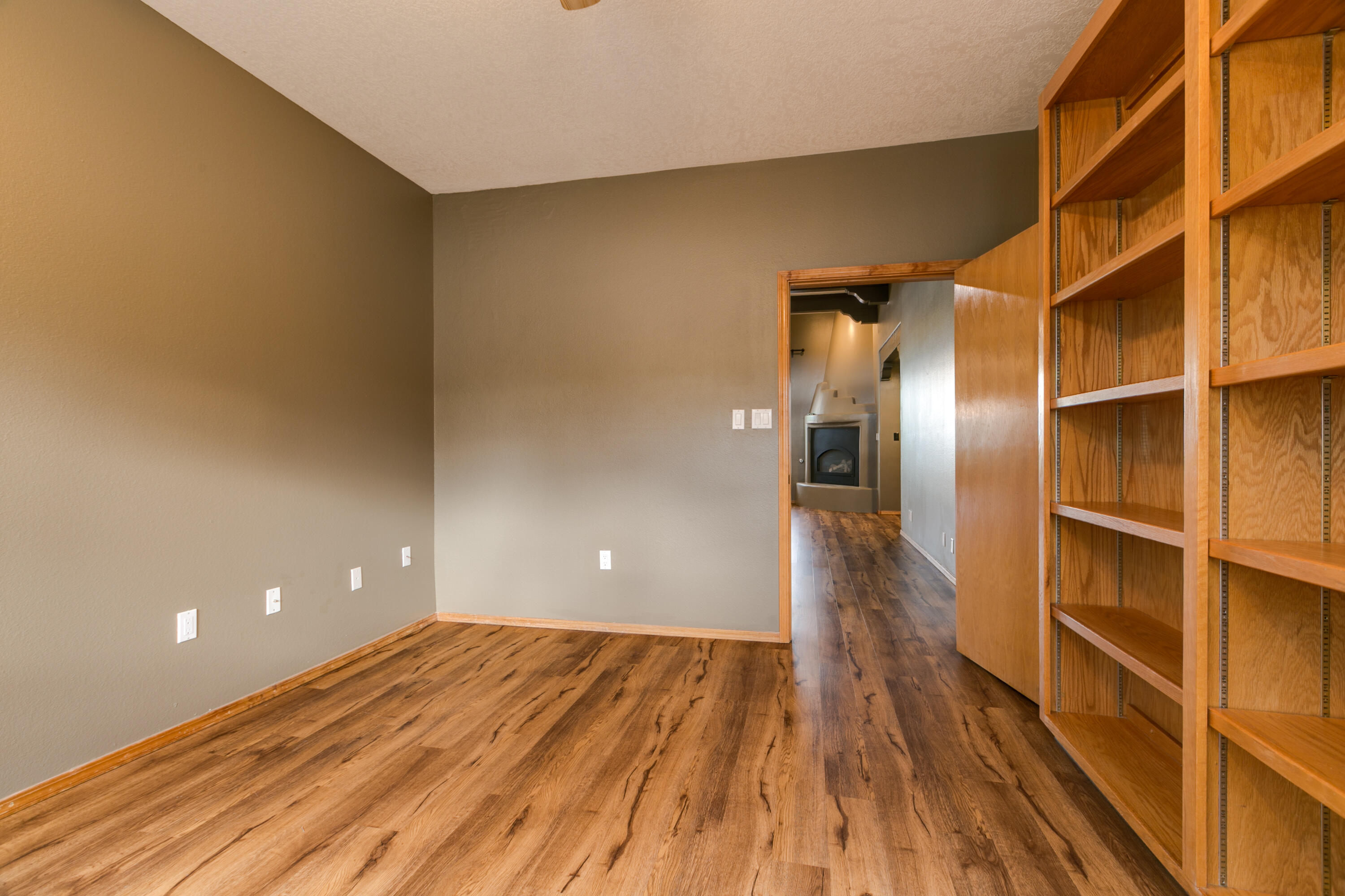 10404 Los Suenos Court NW