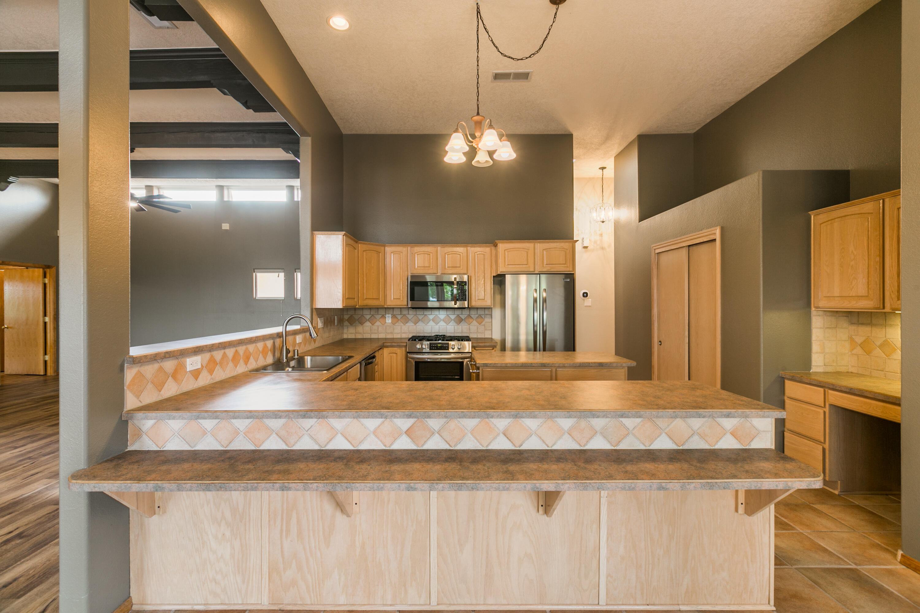 10404 Los Suenos Court NW