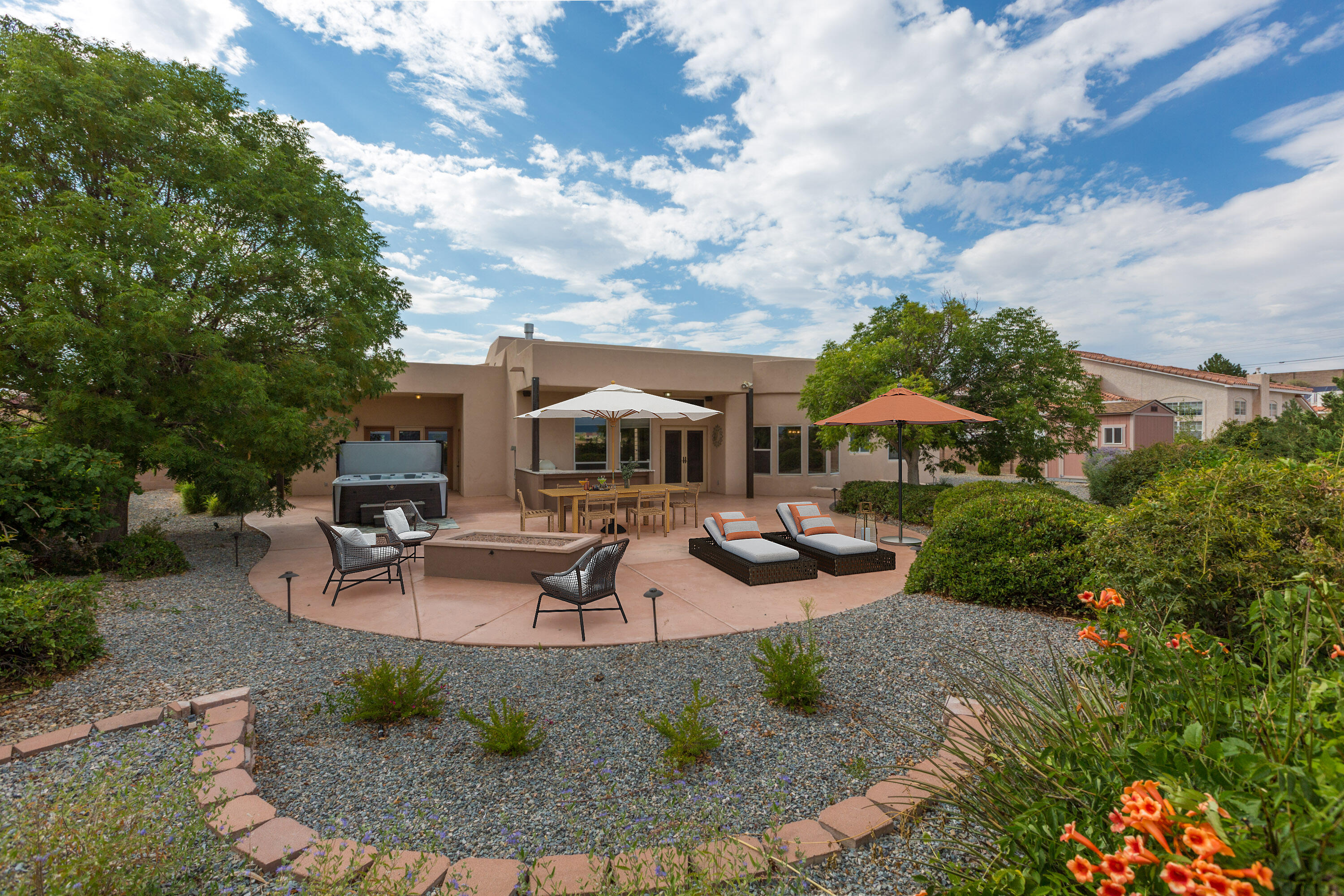 10404 Los Suenos Court NW
