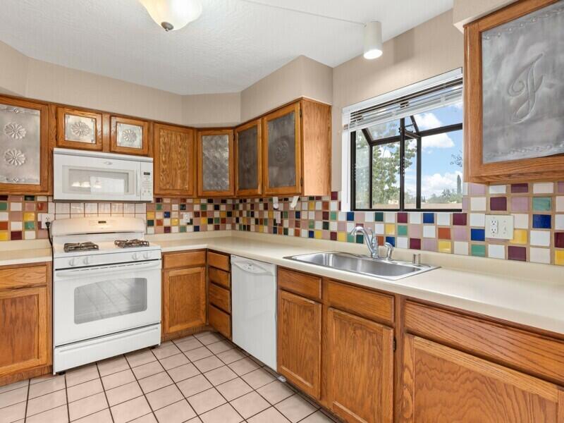 9223 Osuna Place NE