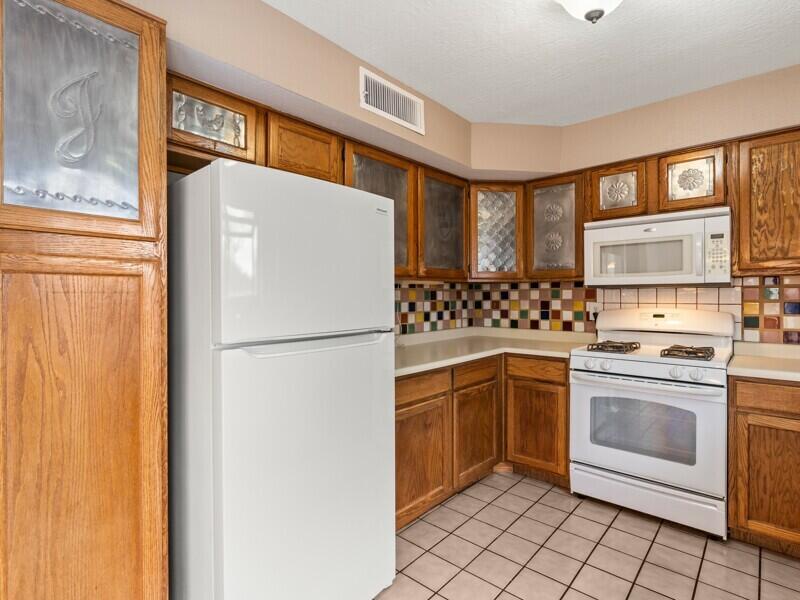 9223 Osuna Place NE
