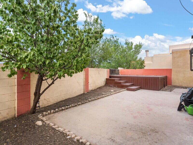 9223 Osuna Place NE