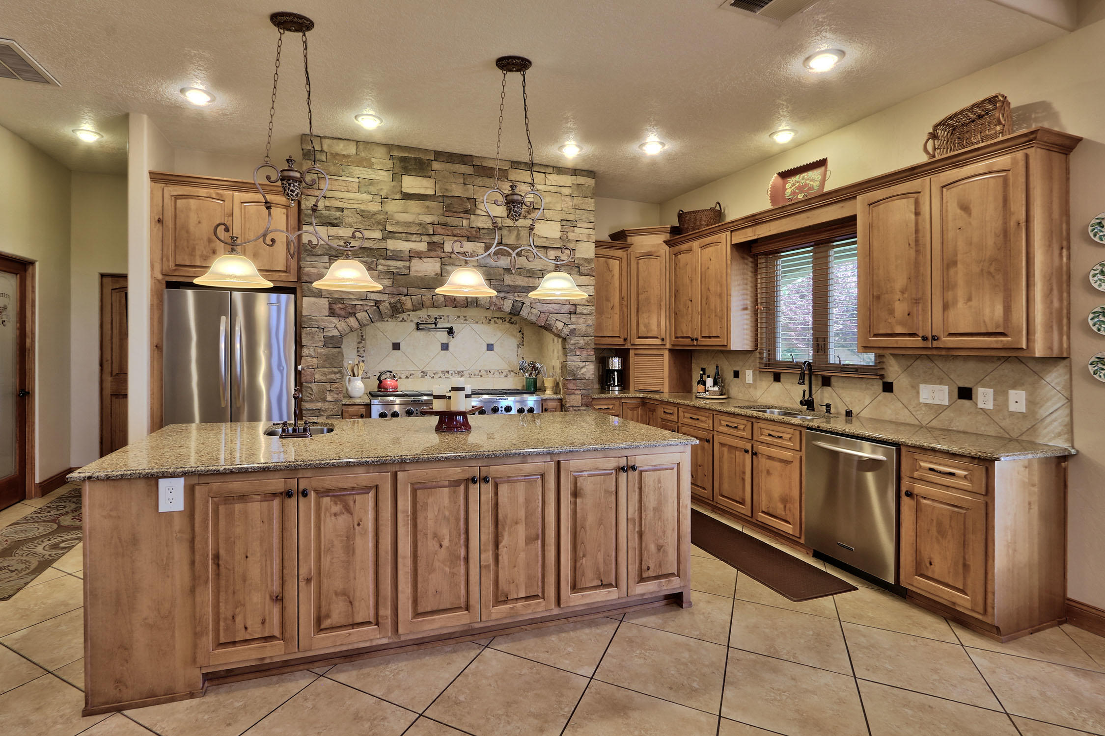 2519 VILLA DORO Way NW