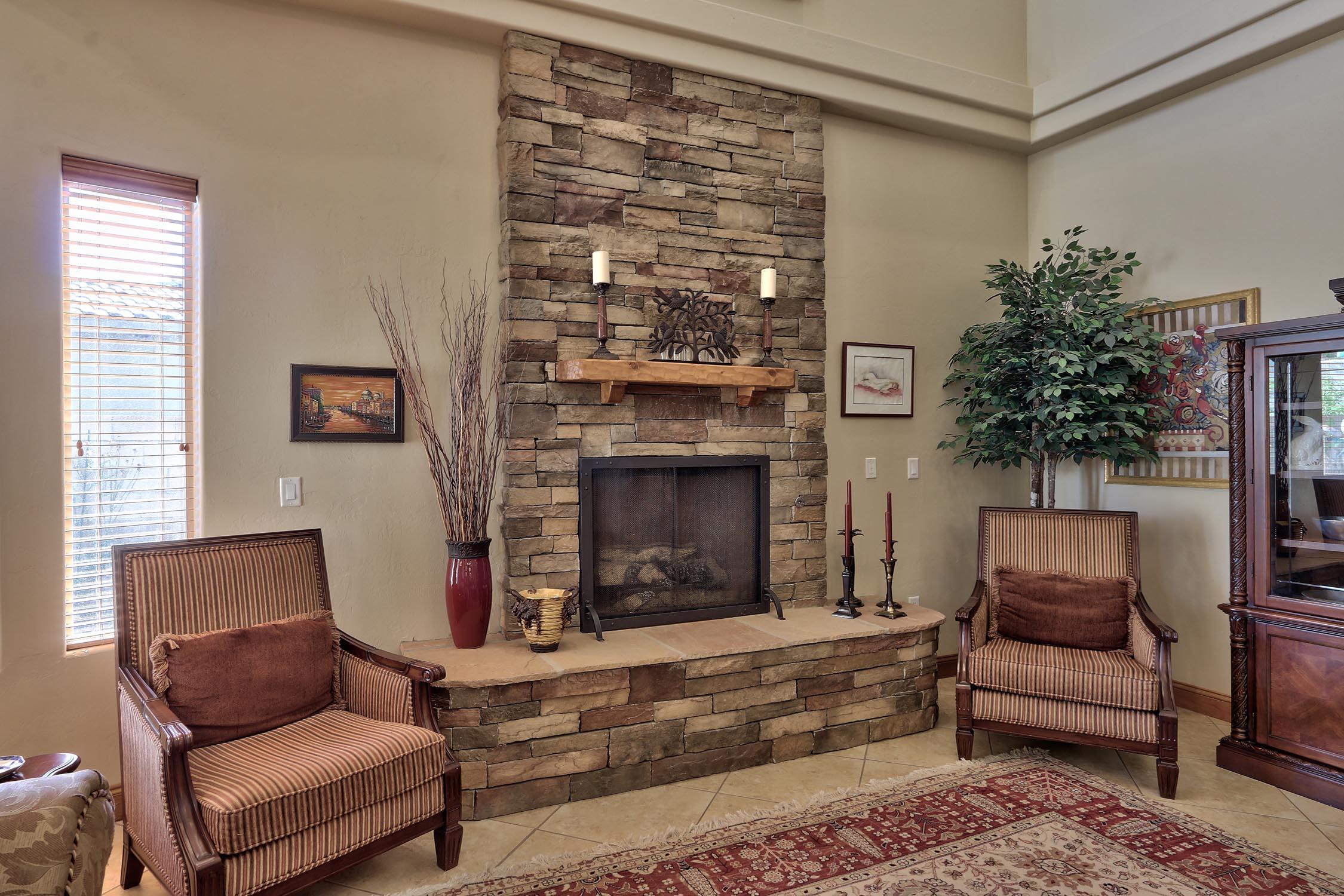 2519 VILLA DORO Way NW