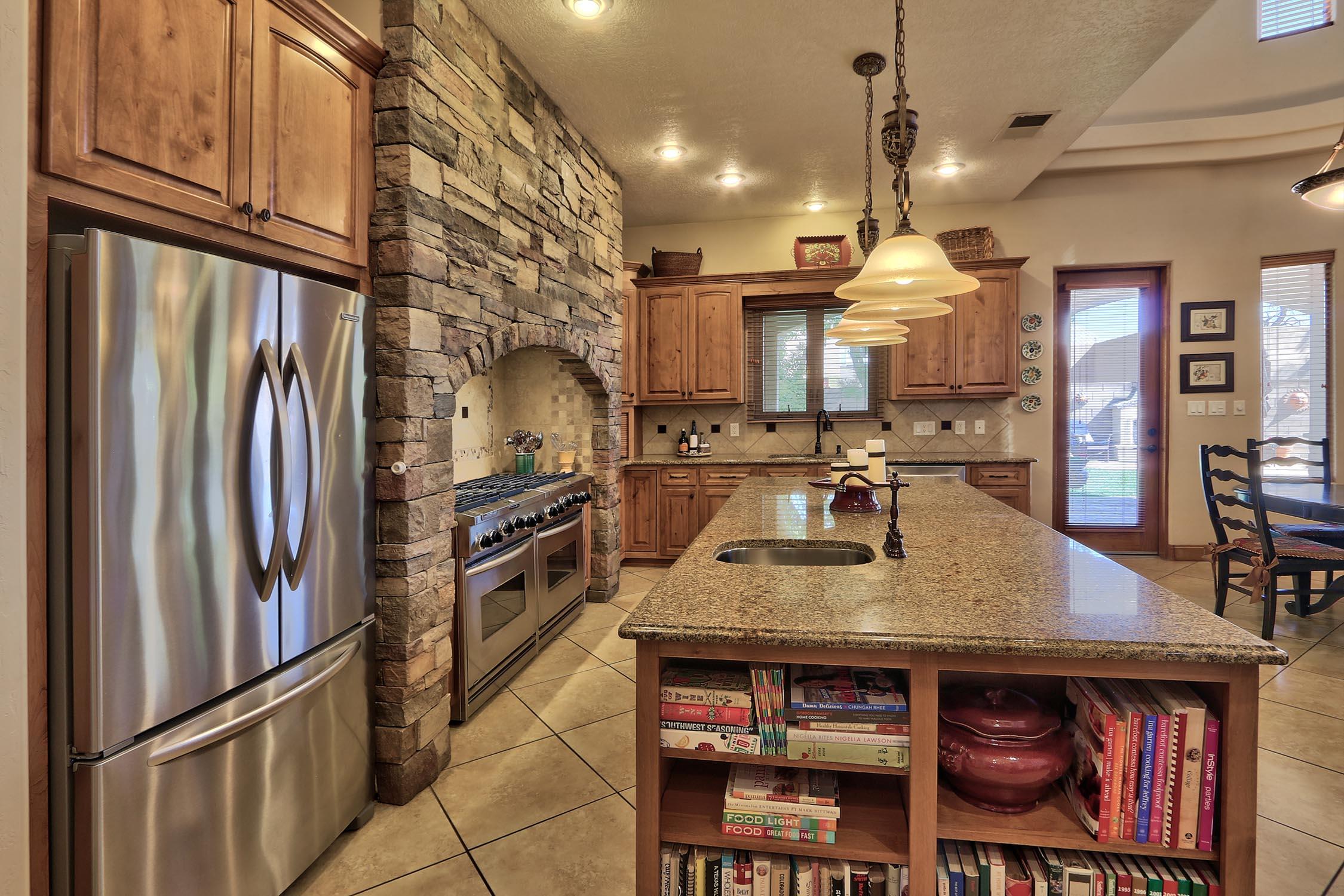 2519 VILLA DORO Way NW