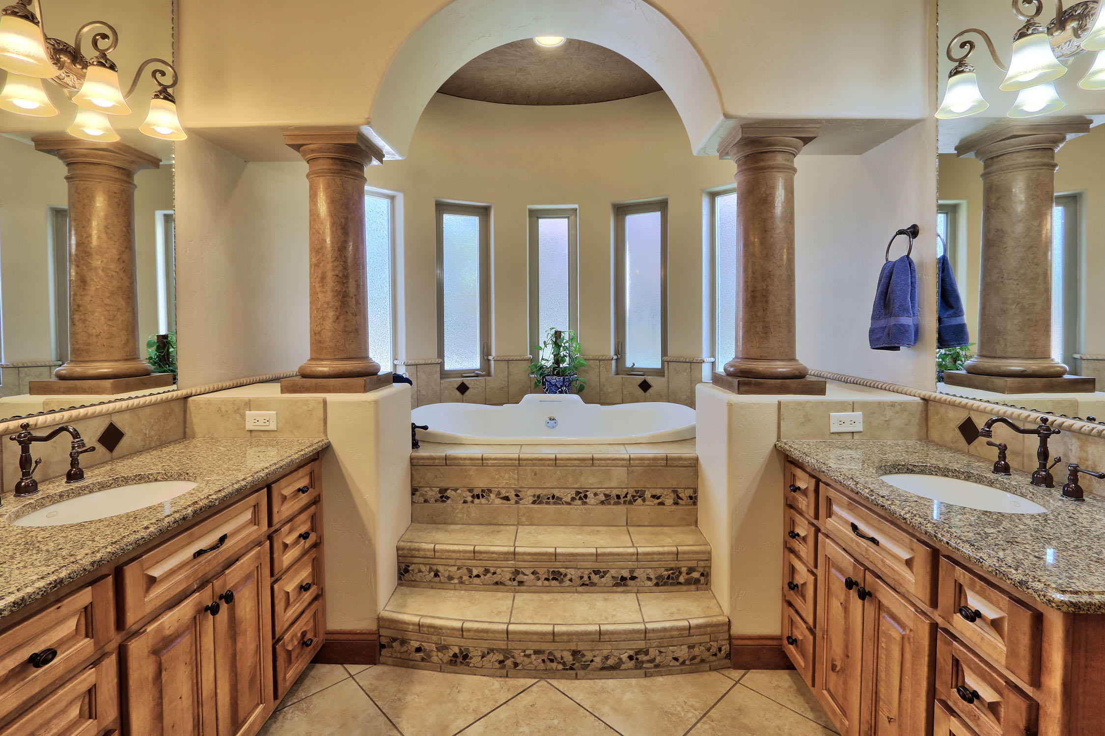 2519 VILLA DORO Way NW