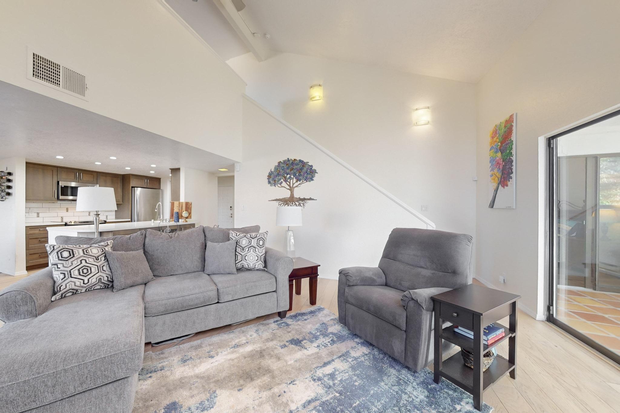 6404 MONTE SERRANO NE