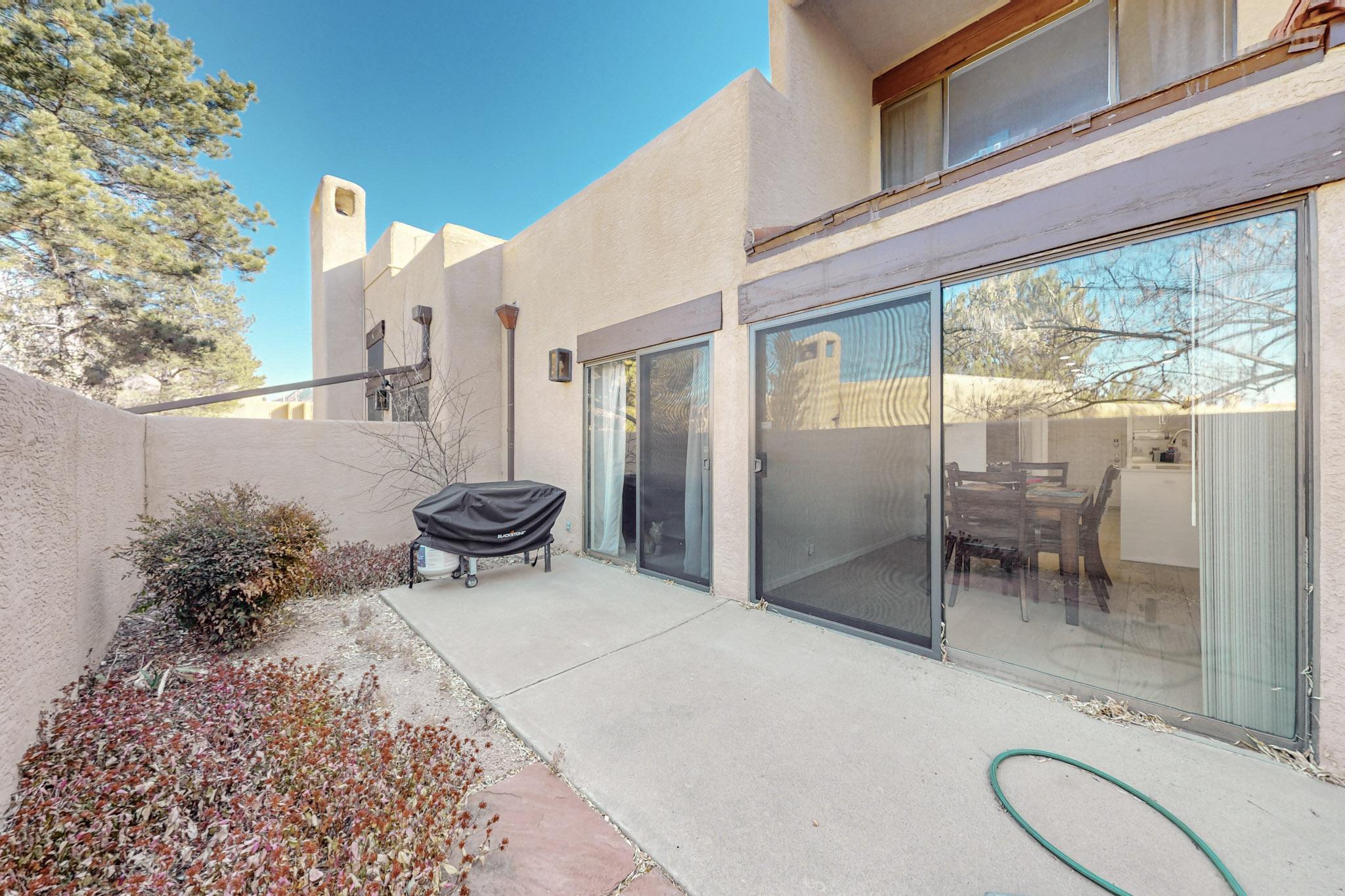 6404 MONTE SERRANO NE