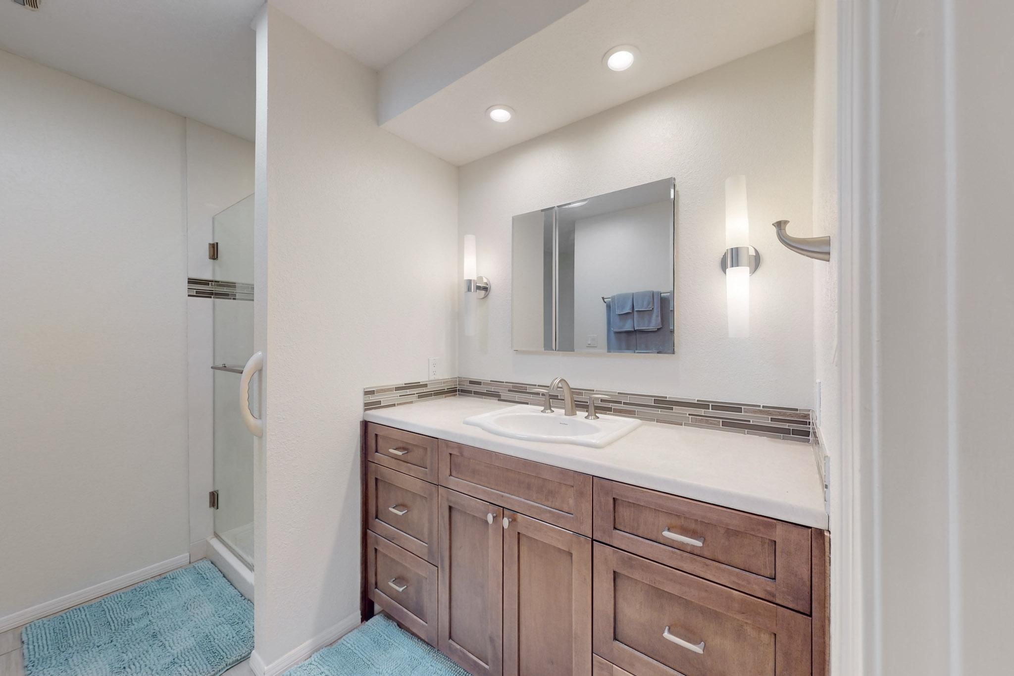 6404 MONTE SERRANO NE