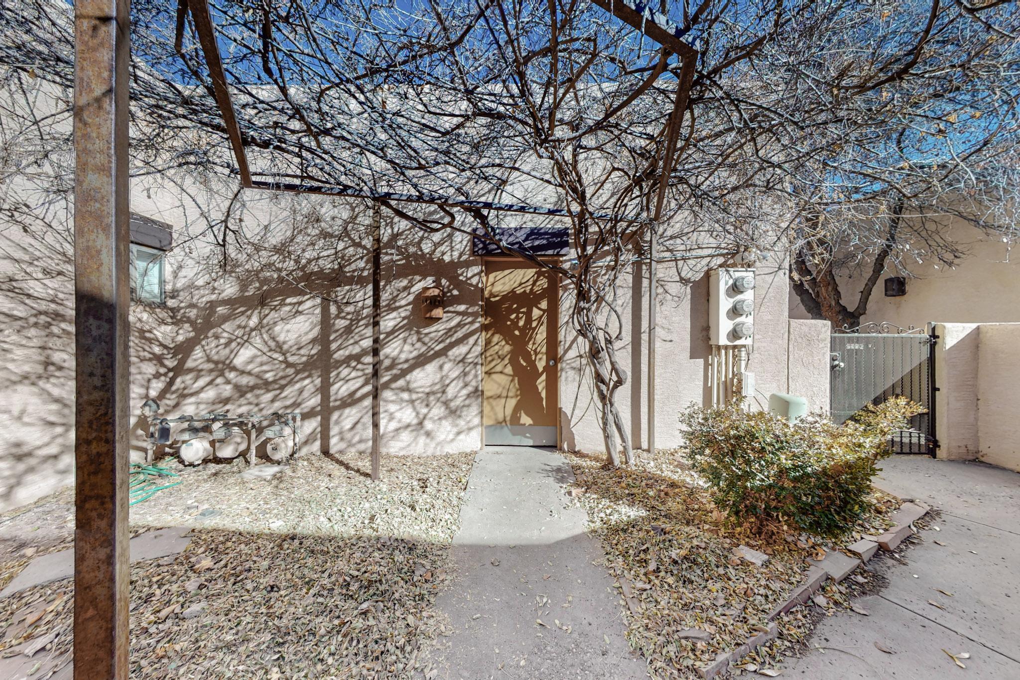 6404 MONTE SERRANO NE