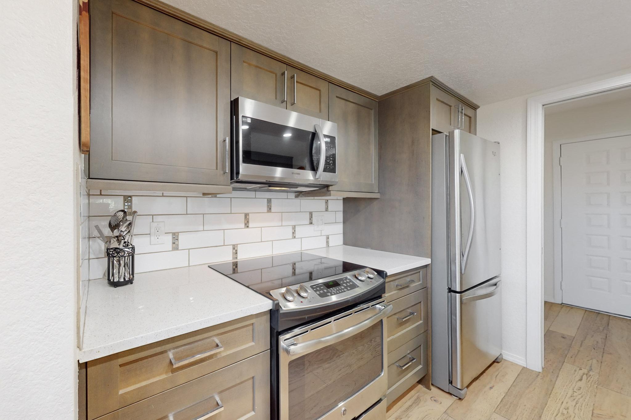 6404 MONTE SERRANO NE