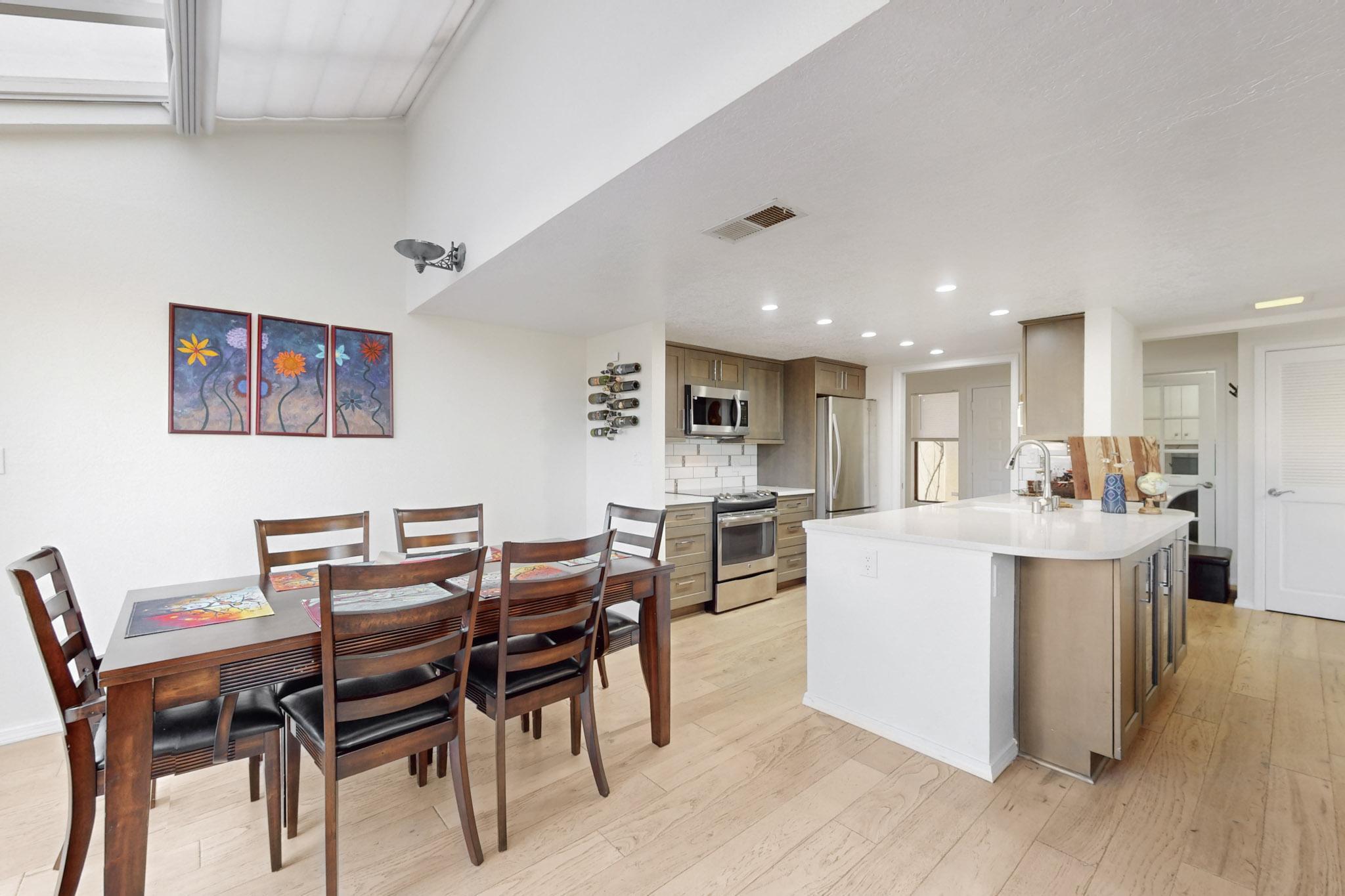 6404 MONTE SERRANO NE