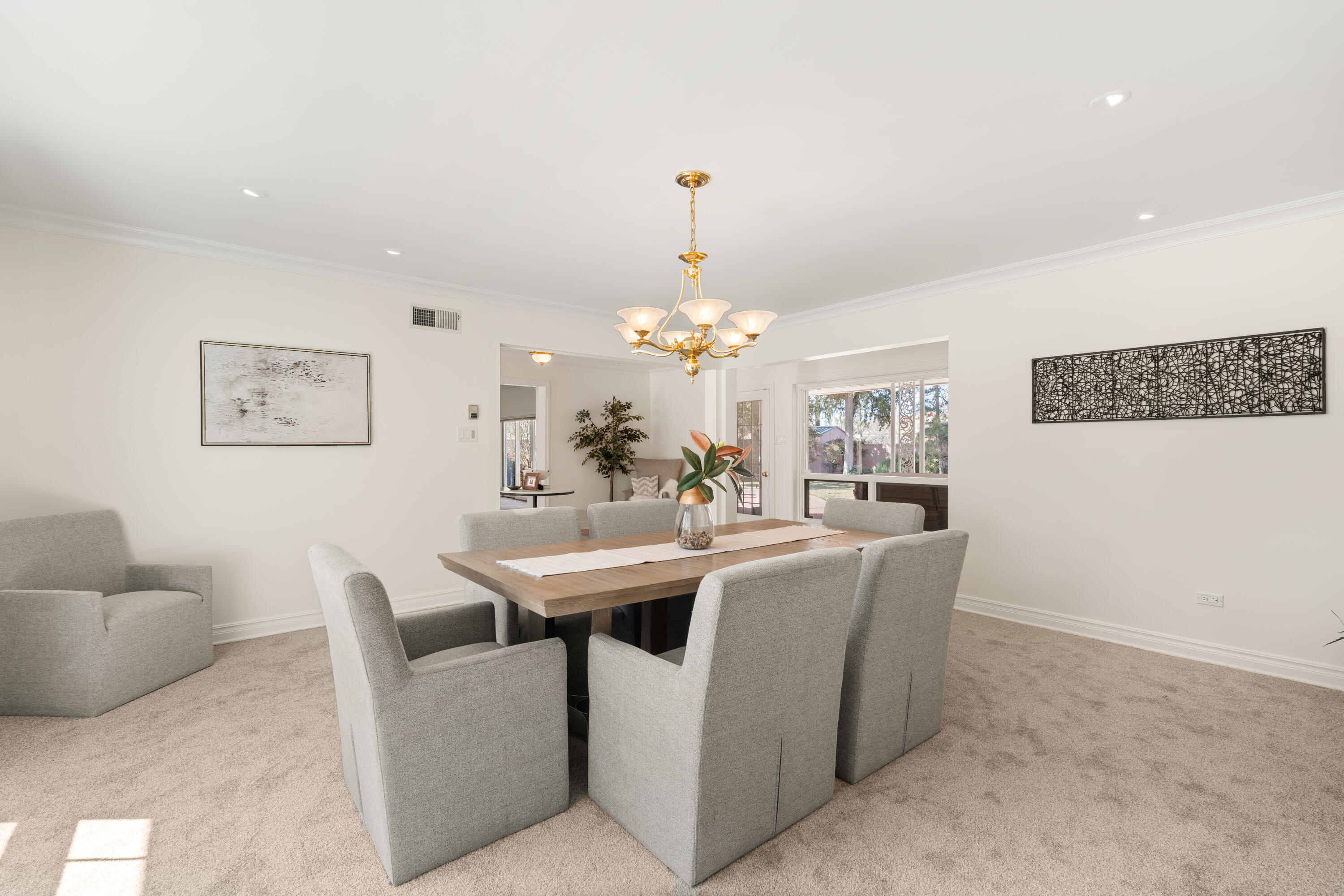 201 LAGUNA Boulevard SW