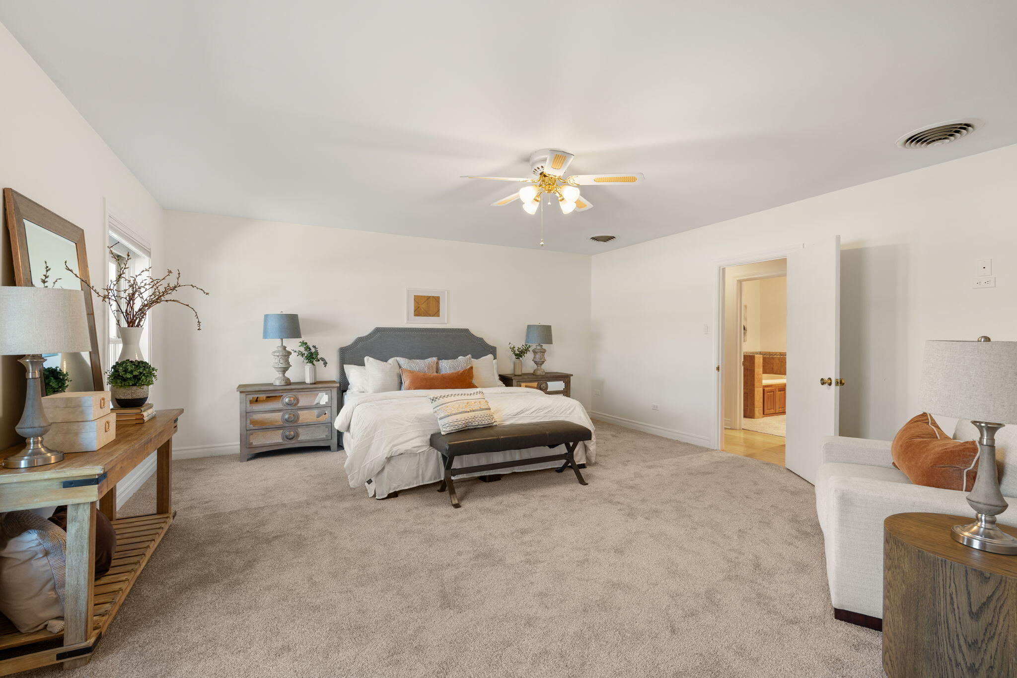 201 LAGUNA Boulevard SW