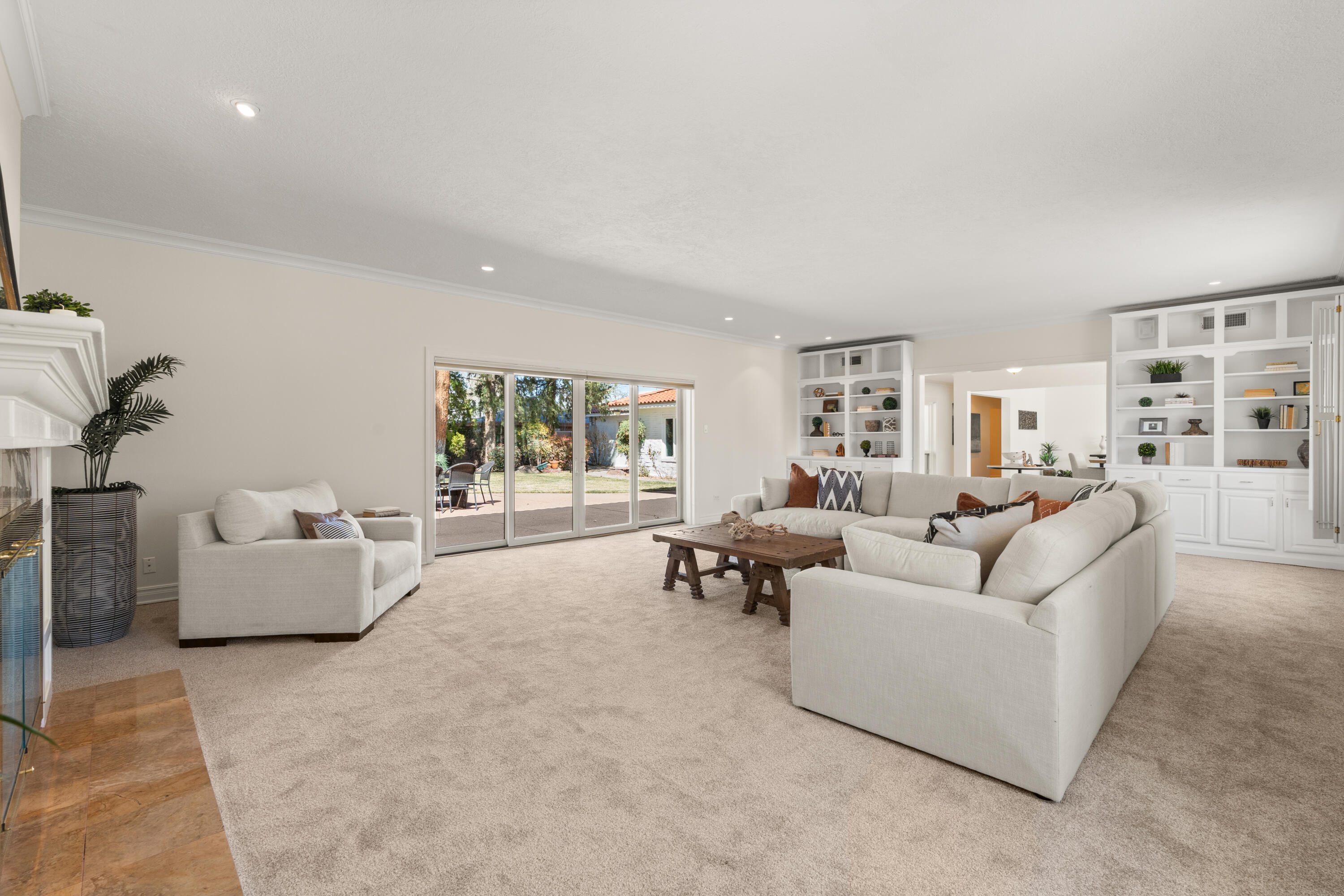 201 LAGUNA Boulevard SW