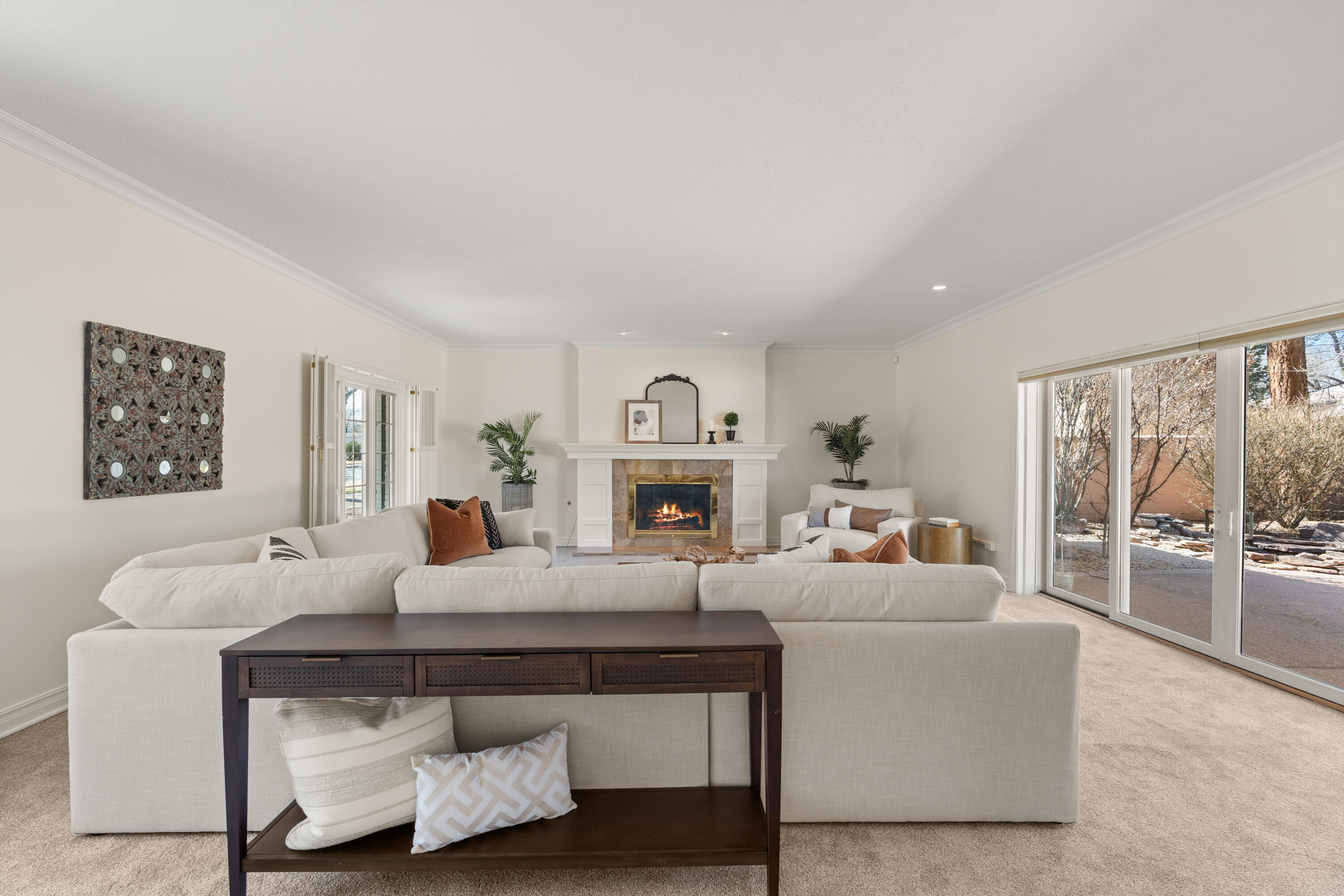 201 LAGUNA Boulevard SW