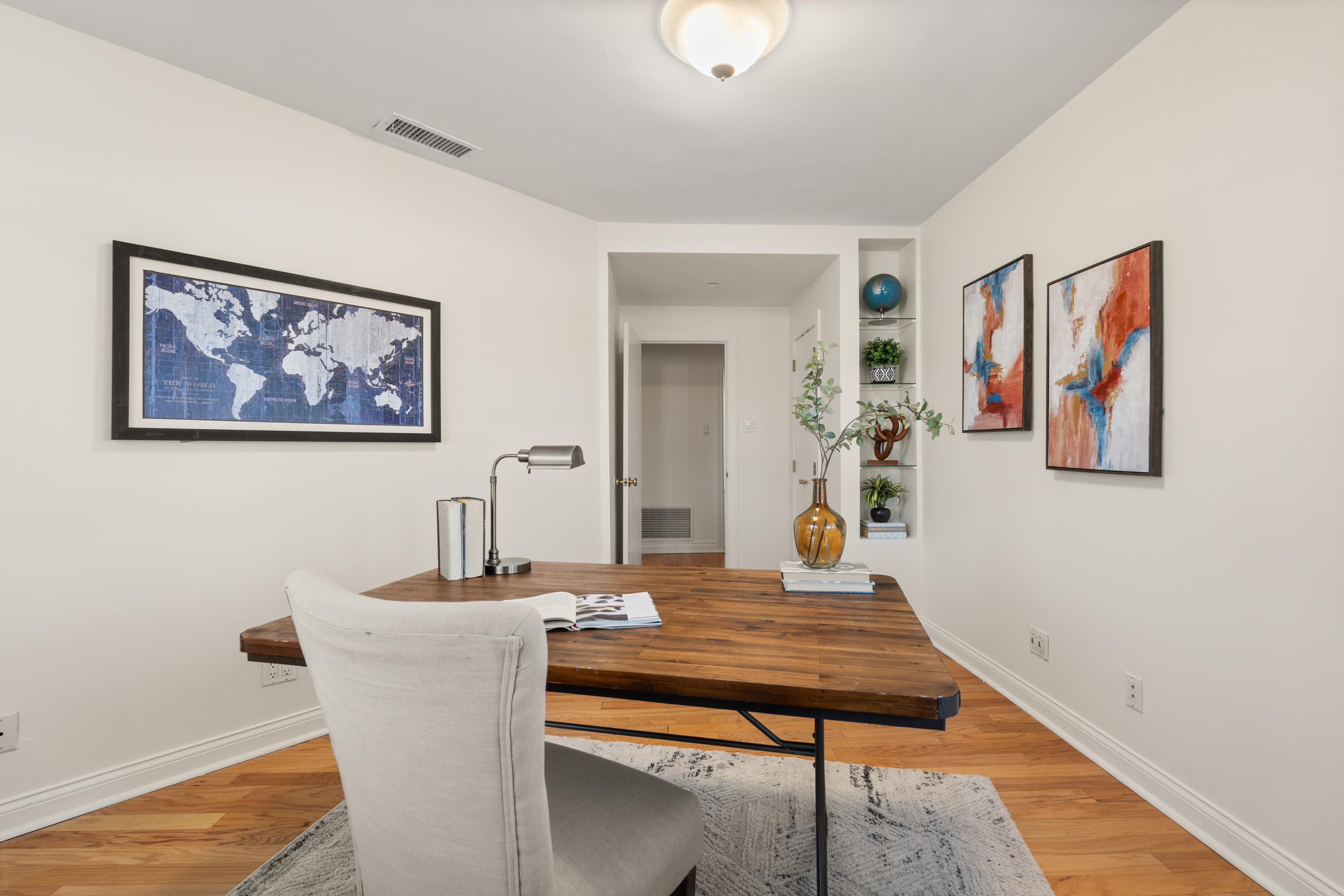 201 LAGUNA Boulevard SW