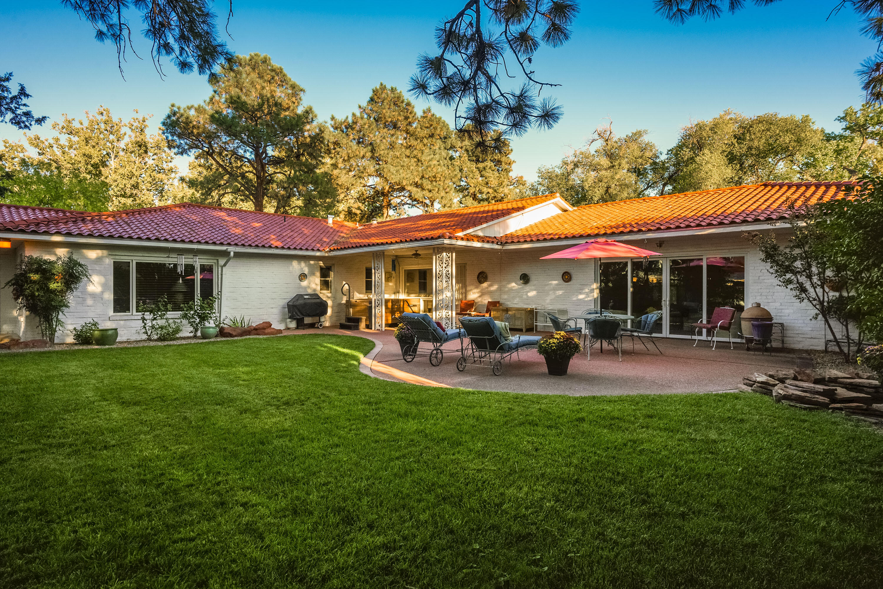 201 LAGUNA Boulevard SW