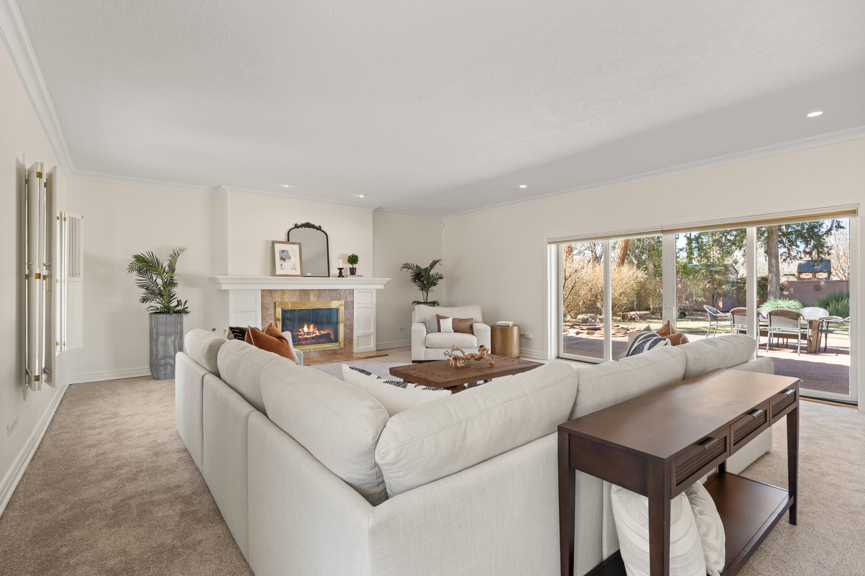 201 LAGUNA Boulevard SW