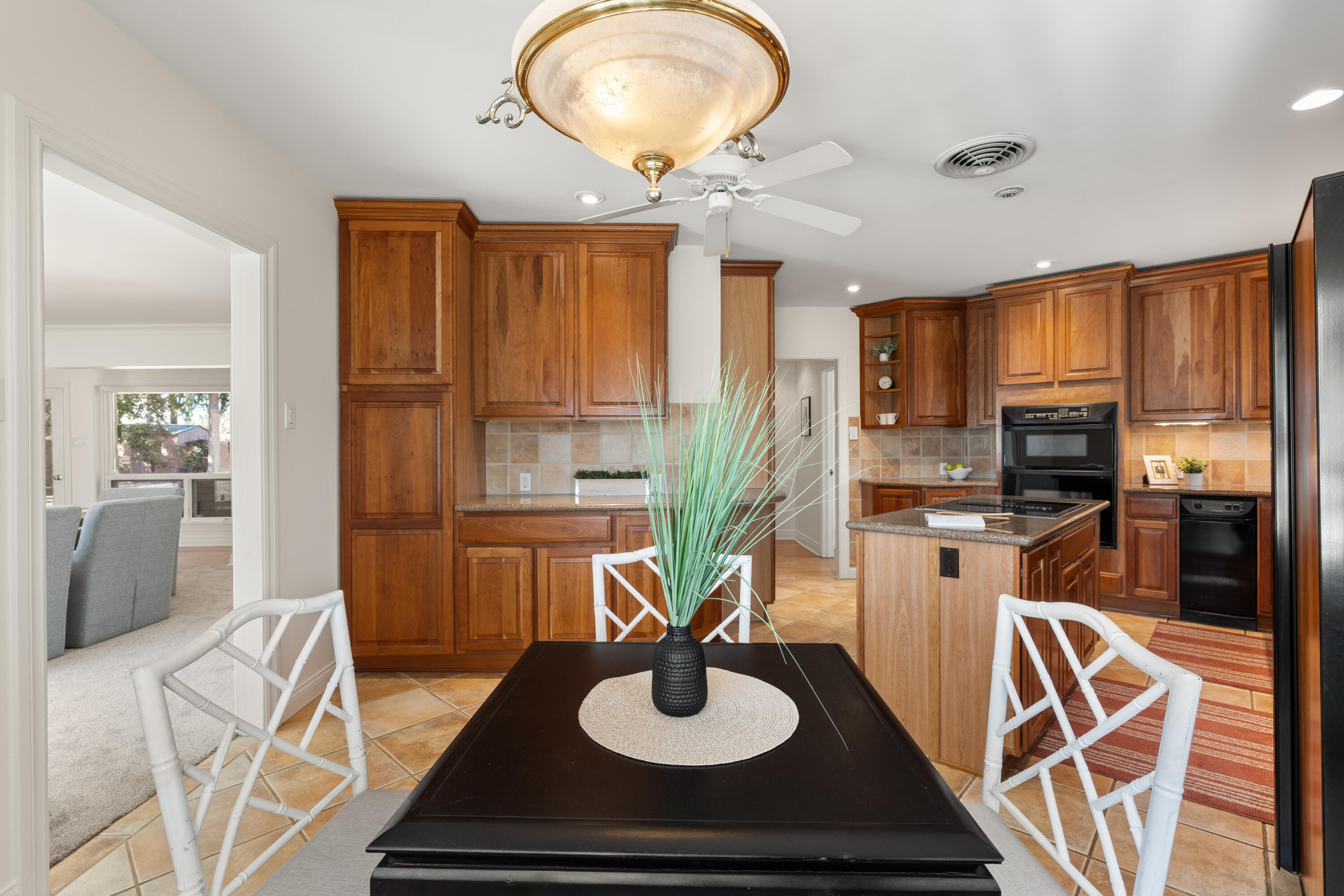 201 LAGUNA Boulevard SW