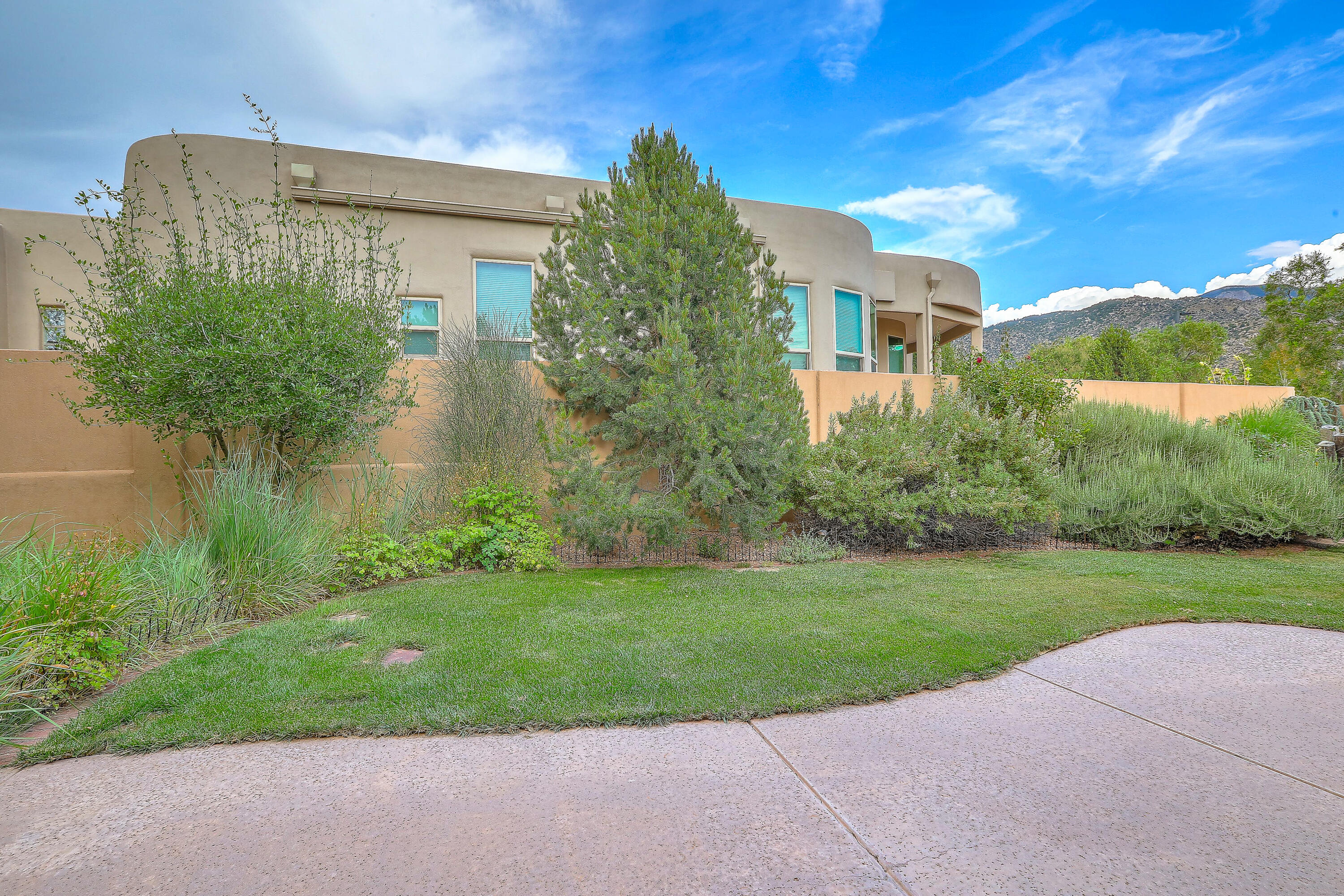 13216 MOONDANCE Place NE