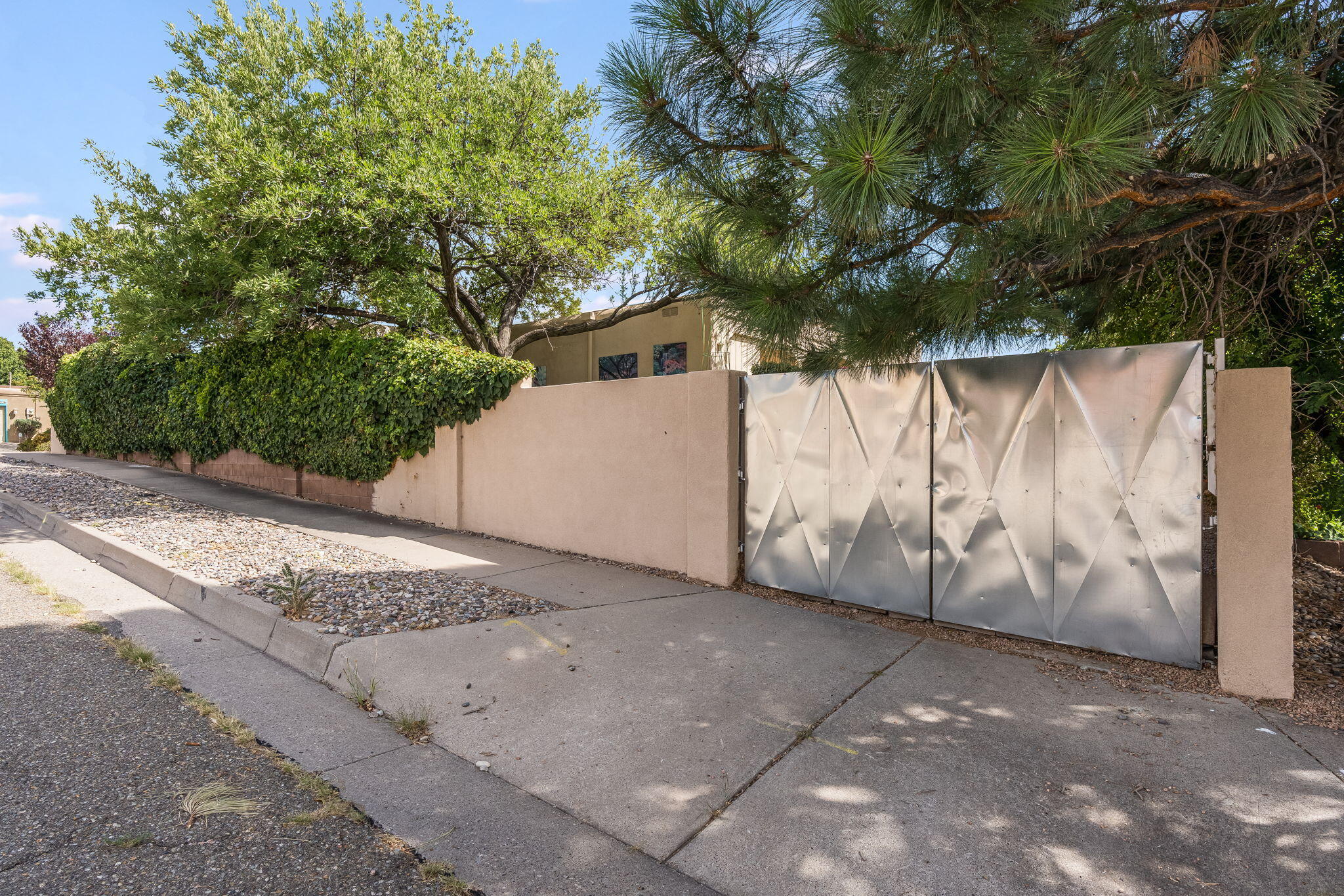 6413 ANTARES Road NE