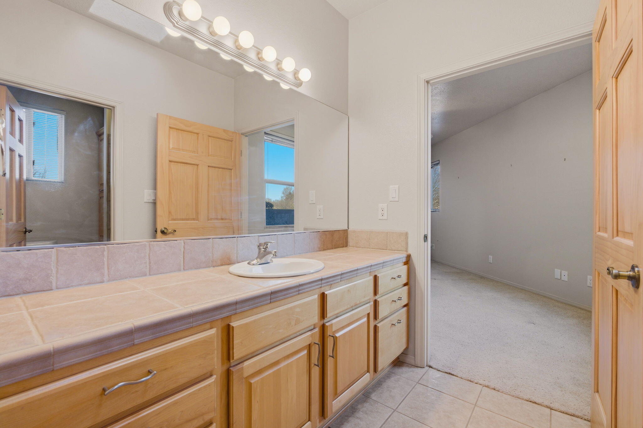 500 Laguna Seca Lane NW