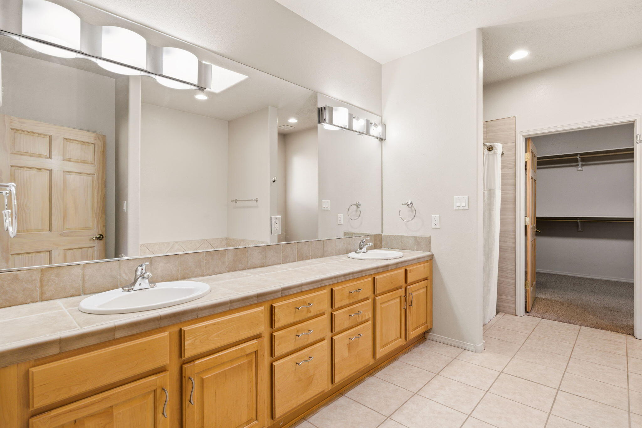 500 Laguna Seca Lane NW