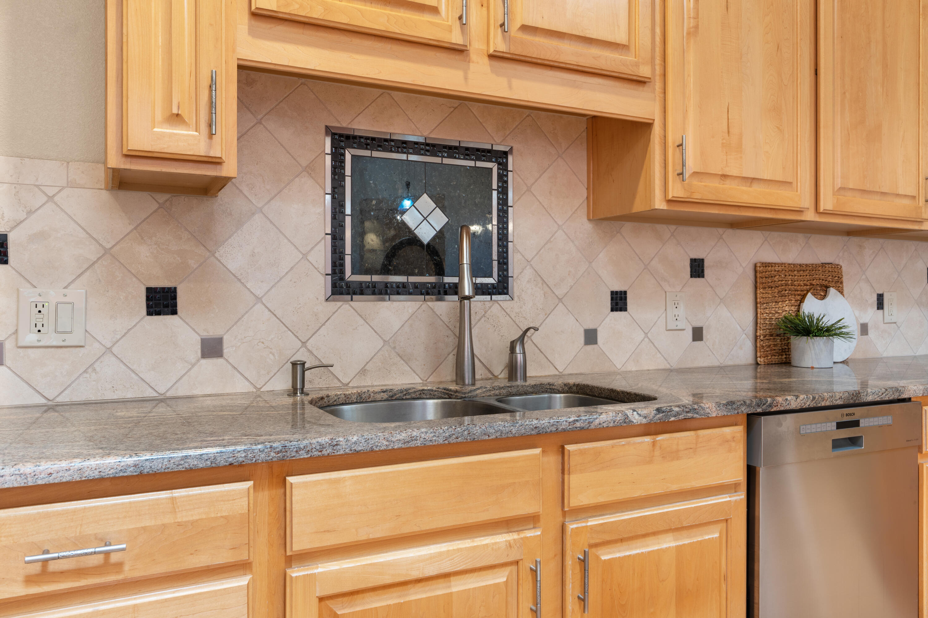 500 Laguna Seca Lane NW